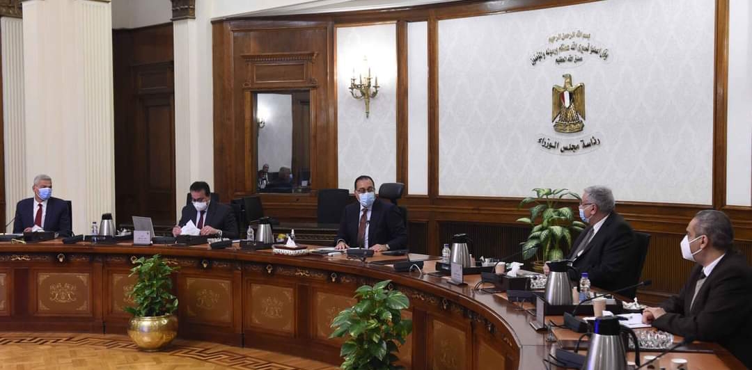 رئيس الوزراء يترأس اجتماع المجموعة الطبية  مدبولي و يؤكد أهمية تلقي اللقاح المضاد لـ "كورونا"