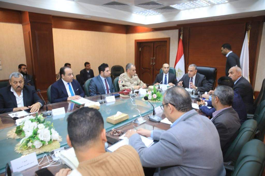 محافظ سوهاج يترأس غرفة العمليات الرئيسية بالمحافظة لمتابعة سير الانتخابات الرئاسية ،