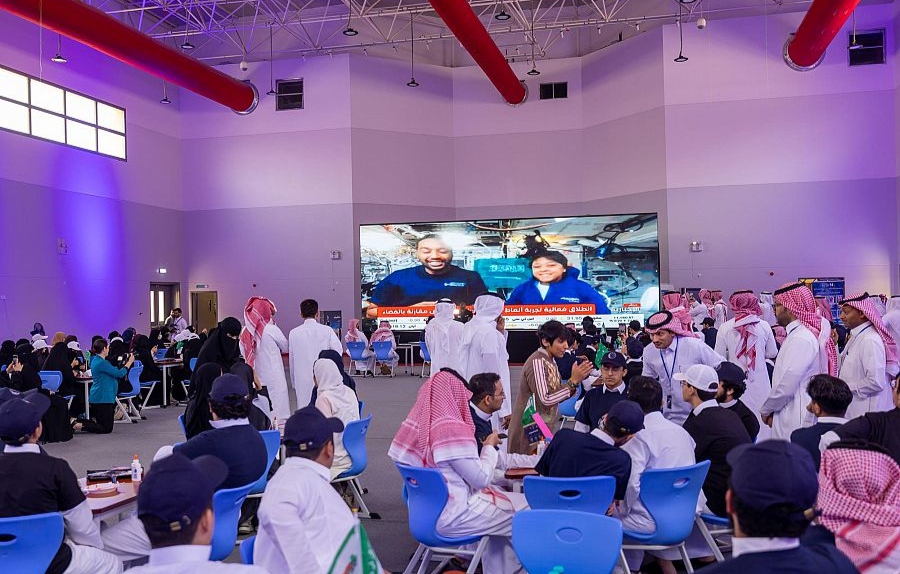 رائدا الفضاء السعوديان يختتمان التجاربَ العلميةَ بمشاركة تفاعلية مع 12 ألف طالب في 47 منطقة تعليمية في المملكة