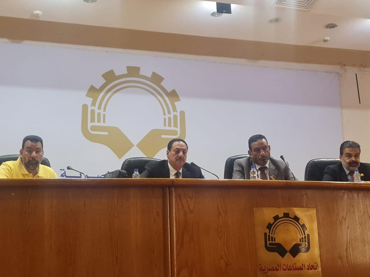 غرفة صناعة الحبوب تستعرض منظومة توريد الأرز الشعير لوزارة التموين