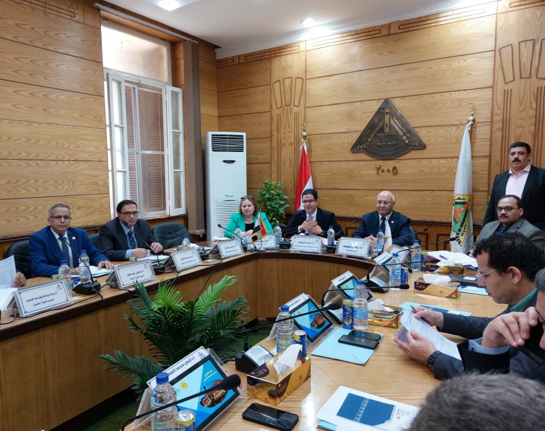 رئيس جامعة بنها يترأس اجتماع مجلس الجامعة د. جمال سوسه : نثمن جهود القيادة السياسية وما تحقق من مشروعات خلال السنوات الماضية