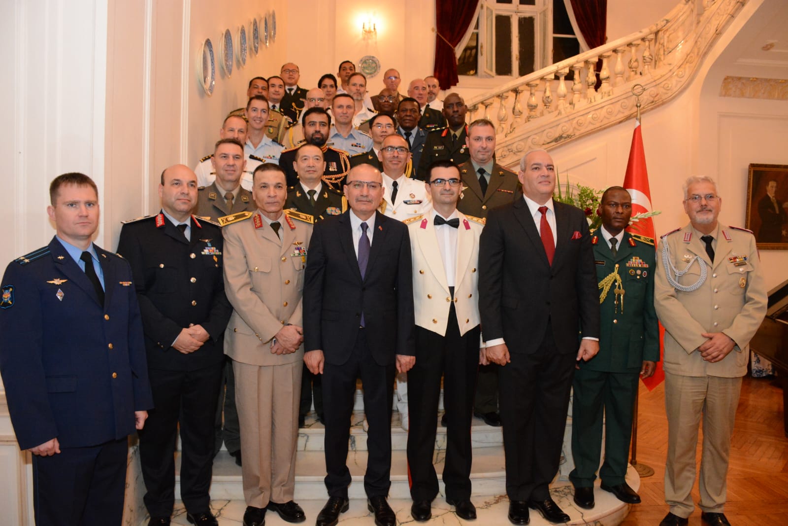 بحضور مساعدى وزير الدفاع والأركانسفارة تركيا بالقاهرة تحيى عيد النصر العظيم
