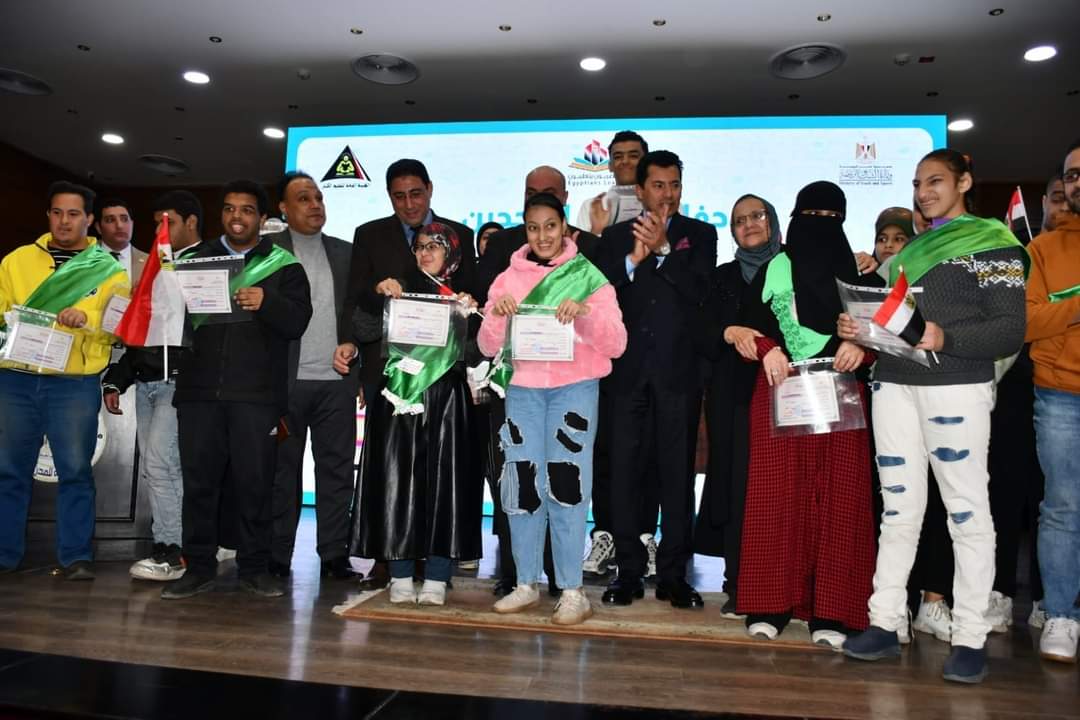 وزير الشباب والرياضة يكرم ذوي القدرات والهمم الناجحين بمشروع " المصريون يتعلمون "