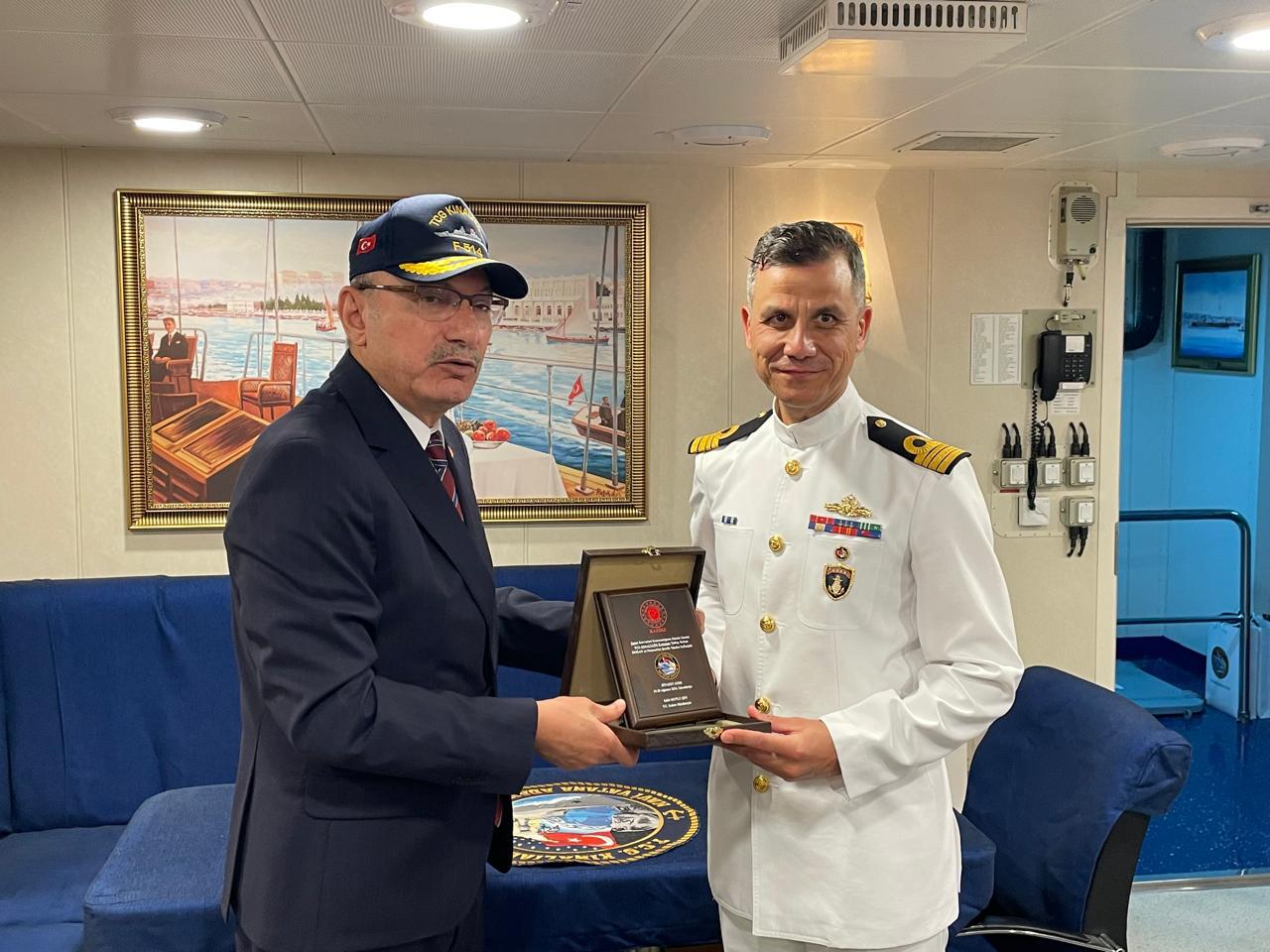 السفينة الحربية التركية ‎ TCG Kınalıada ‎ تزور قاعدة الإسكندرية البحرية.‏