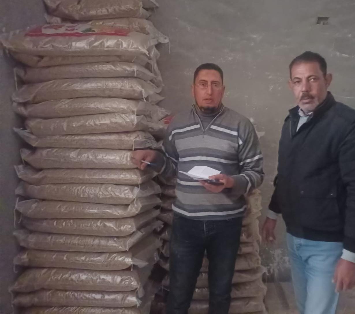 ضبط ٣٠ طن أسمدة محظور تداولها بالأسواق و ٦٤ شيكارة مبيدات زراعية منتهية الصلاحية 