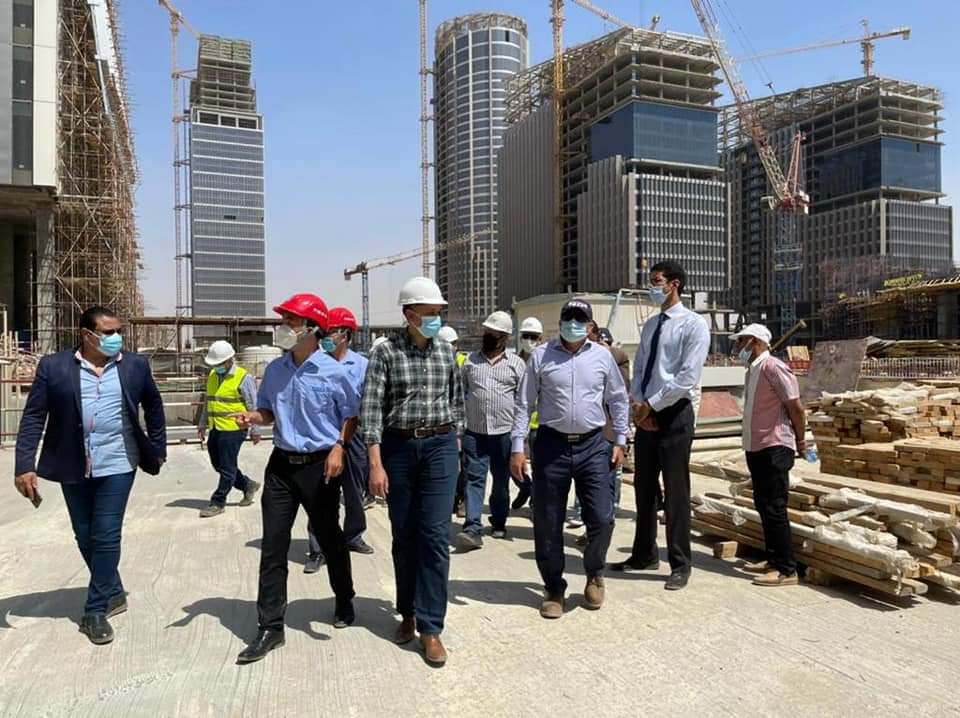 مسئولو "الإسكان" يتفقدون المشروعات المختلفة الجارى تنفيذها بالعاصمة الإدارية الجديدة