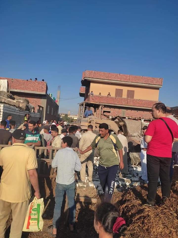 وزير الزراعة يتابع مع قيادات الوزارة منع البناء على الأراضي الزراعية خلال إجازة عيد الأضحى 