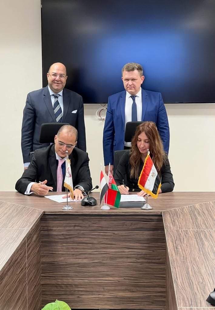 وزير التجارة والصناعة ونائب وزير الصناعة البيلاروسي يبحثان إمكانيات التصنيع المشترك لعدد من المنتجات بالسوق المصري 