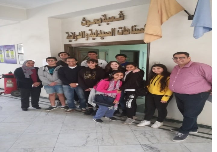 وزير التعليم العالى يستعرض تقريرا حول أنشطة المركز القومى للبحوث