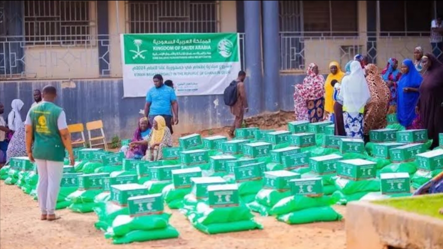 سلمان للإغاثة يوزع سلال غذائية في العديد من دول العالم