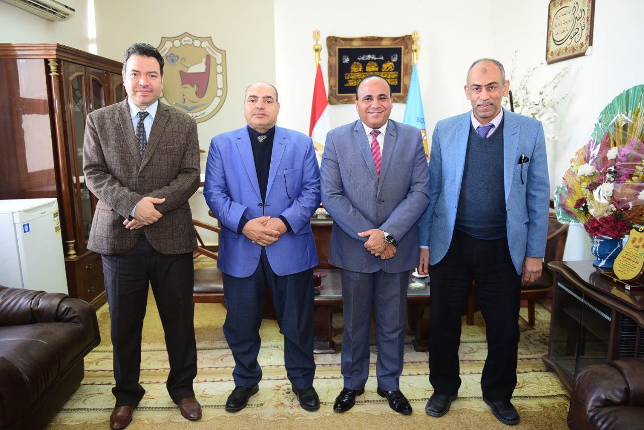 تعاون مشترك بين جامعة سوهاج وتنمية المشروعات للنهوض بالاقتصاد الوطني 