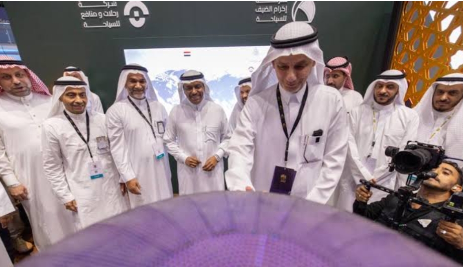 وزارة الحج تتوج مطوفي الدول العربية بـ"جائزة التميز" في مؤتمر ومعرض خدمات الحج والعمرة