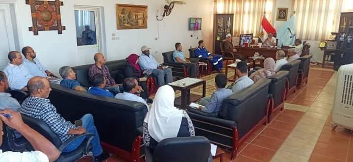 حامد يعقد إجتماع تنسيقي للإستعداد لفصل الشتاء واحتمالية سقوط أمطار أو سيول بمدينة رأس غارب