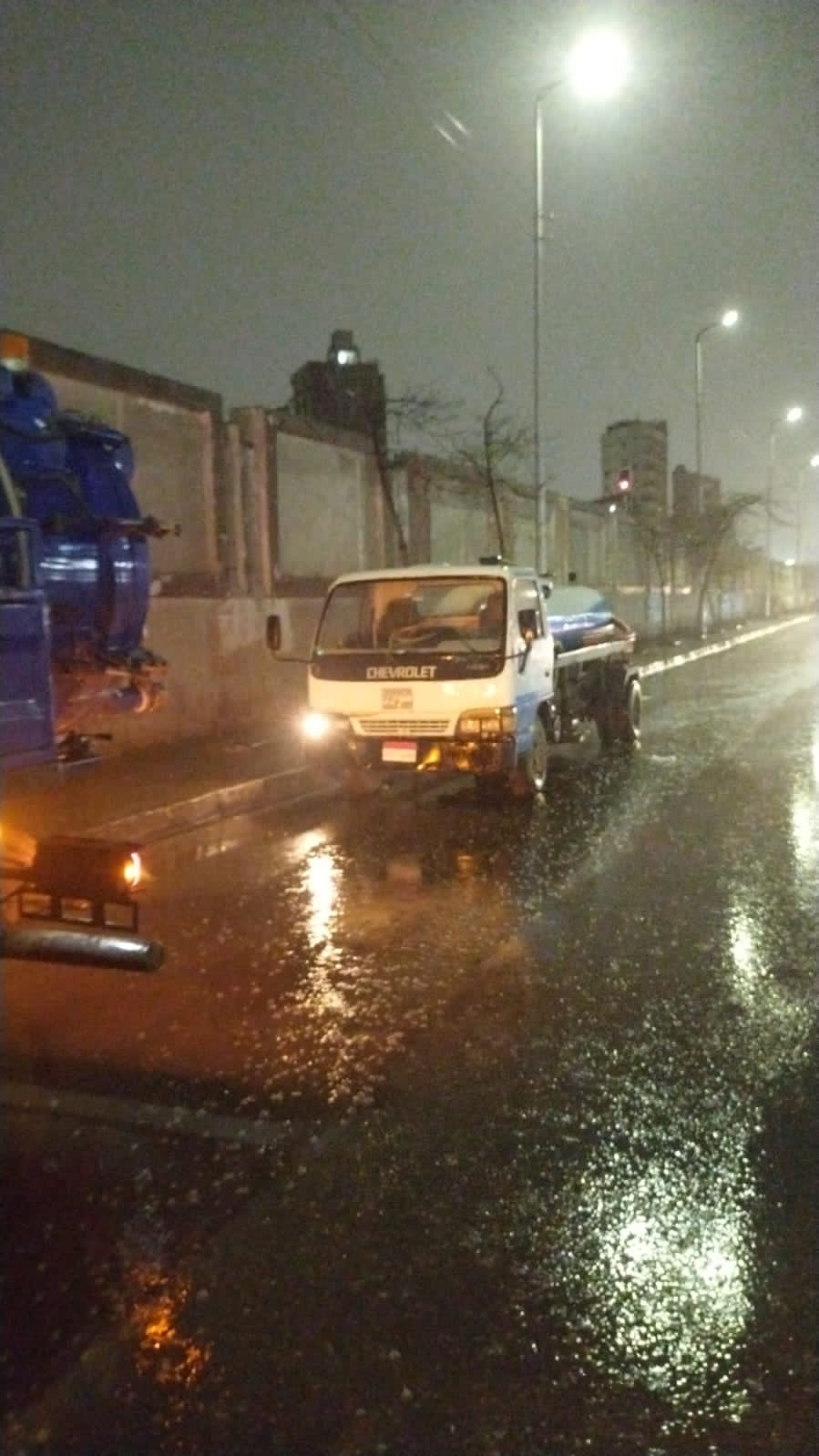 رفع درجة الاستعداد القصوى  بالمراكز والمدن والاحياء للتعامل مع تجمعات مياه الأمطار 