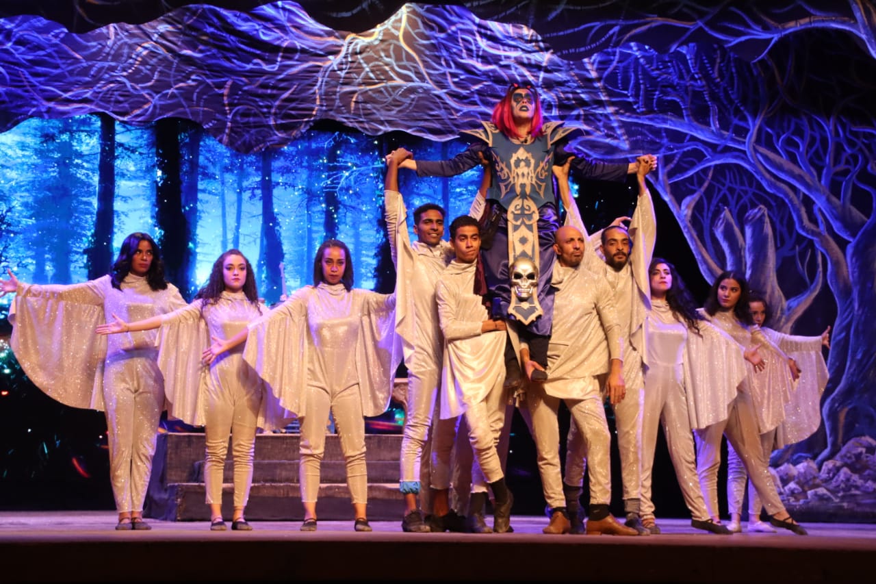 المهرجان القومي للمسرح المصري يرفع لافتة كامل العدد في أول أيام عروضه المسرحية 