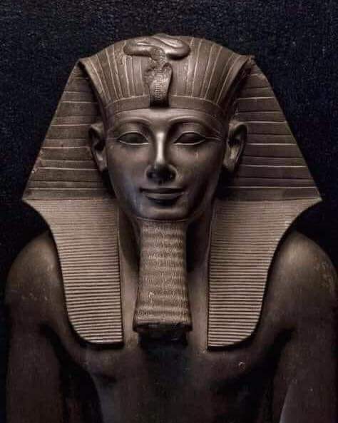 الفاتح العادل تحتمس الثالث يتحدث عن نفسه