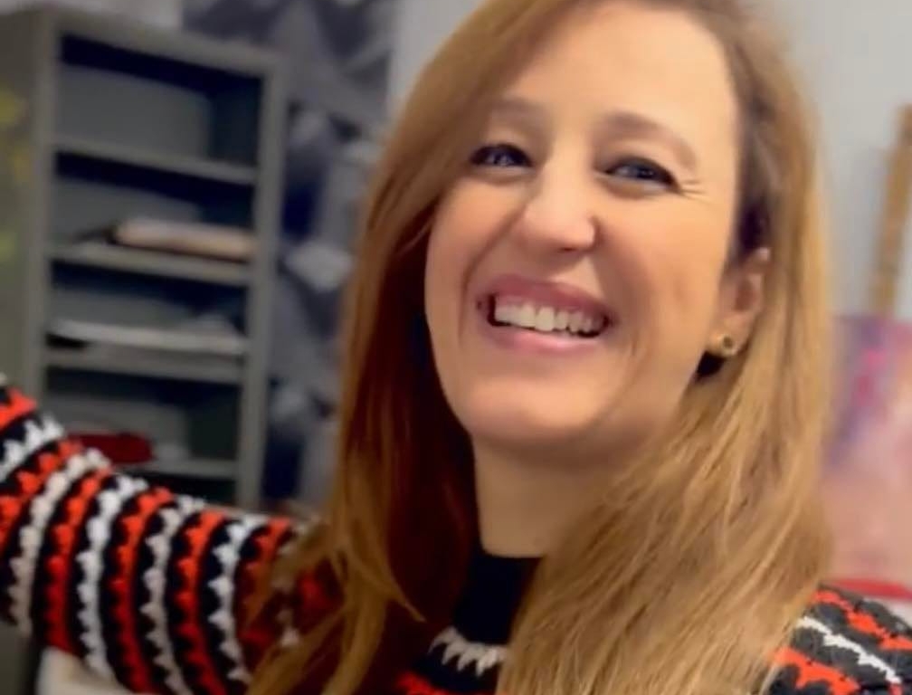 "بصمات نساء" معرض لطالبات  الفنانة التشكيلية سناء هيشري 