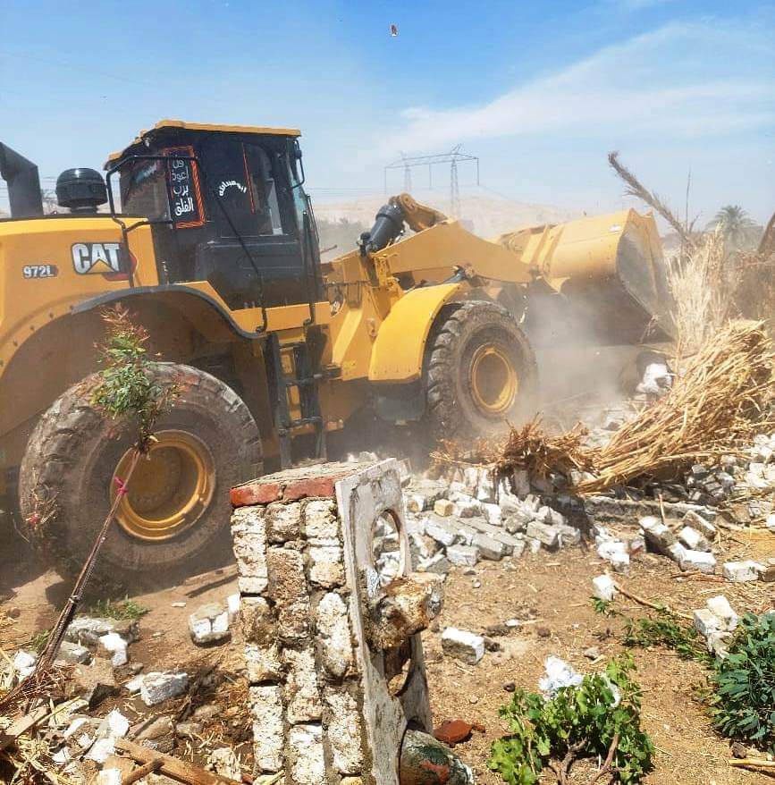 إزالة 11 حالة تعدي على أملاك الدولة بسوهاج 