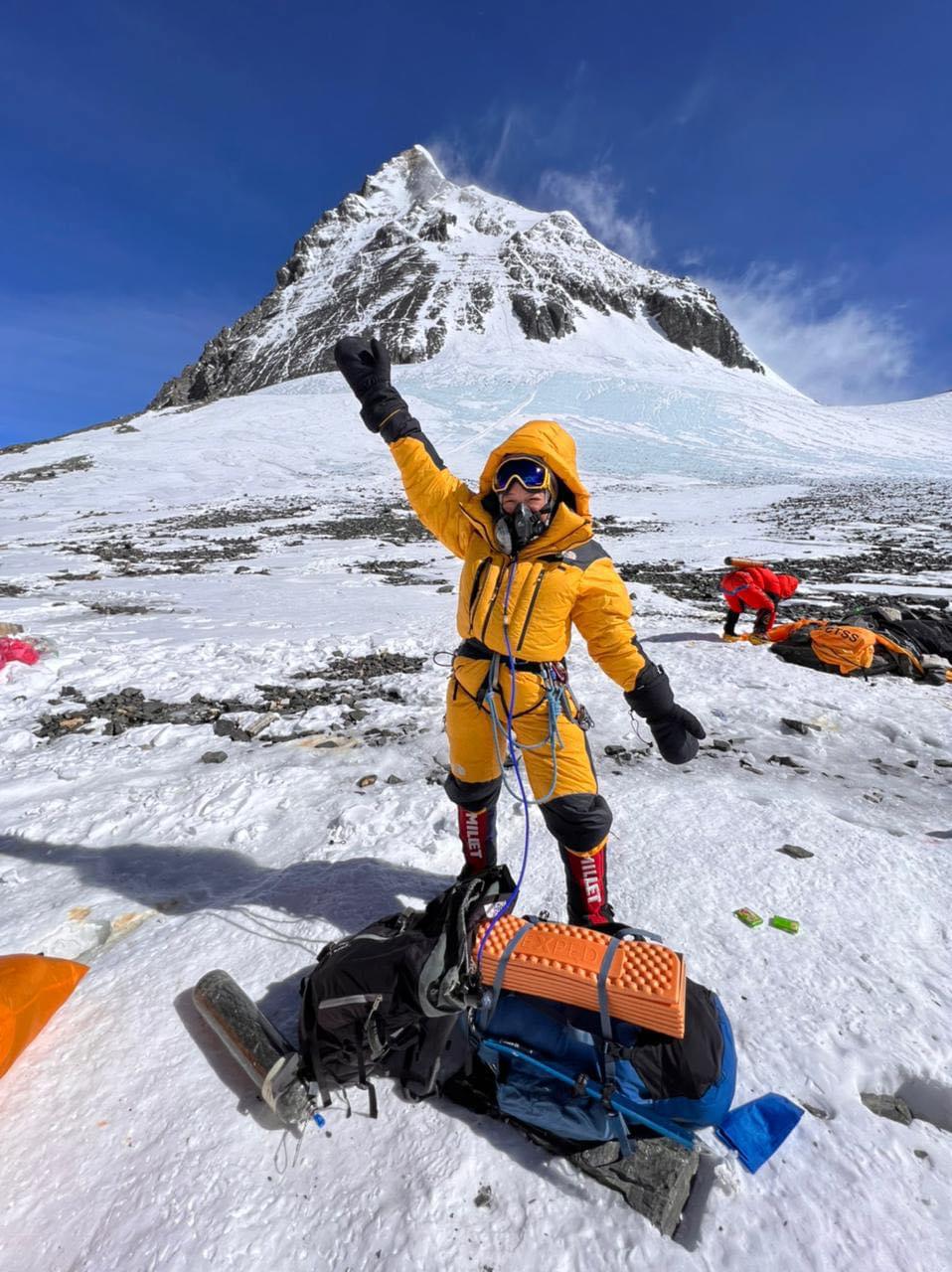 منال رستم" .. أول مصرية تصل قمة جبال إيفرست