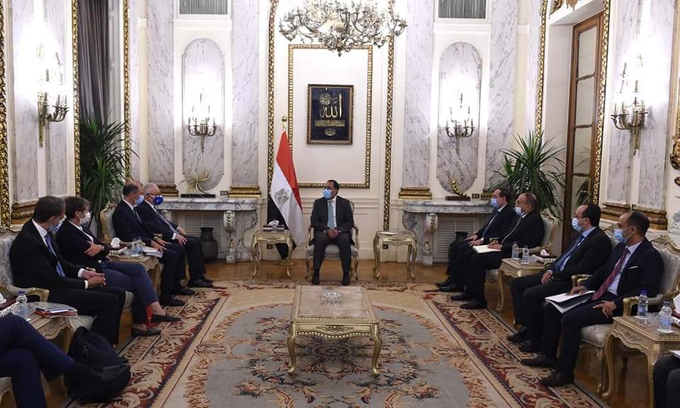 رئيس الوزراء يلتقي وفد شركة "سنام" الإيطالية للطاقة