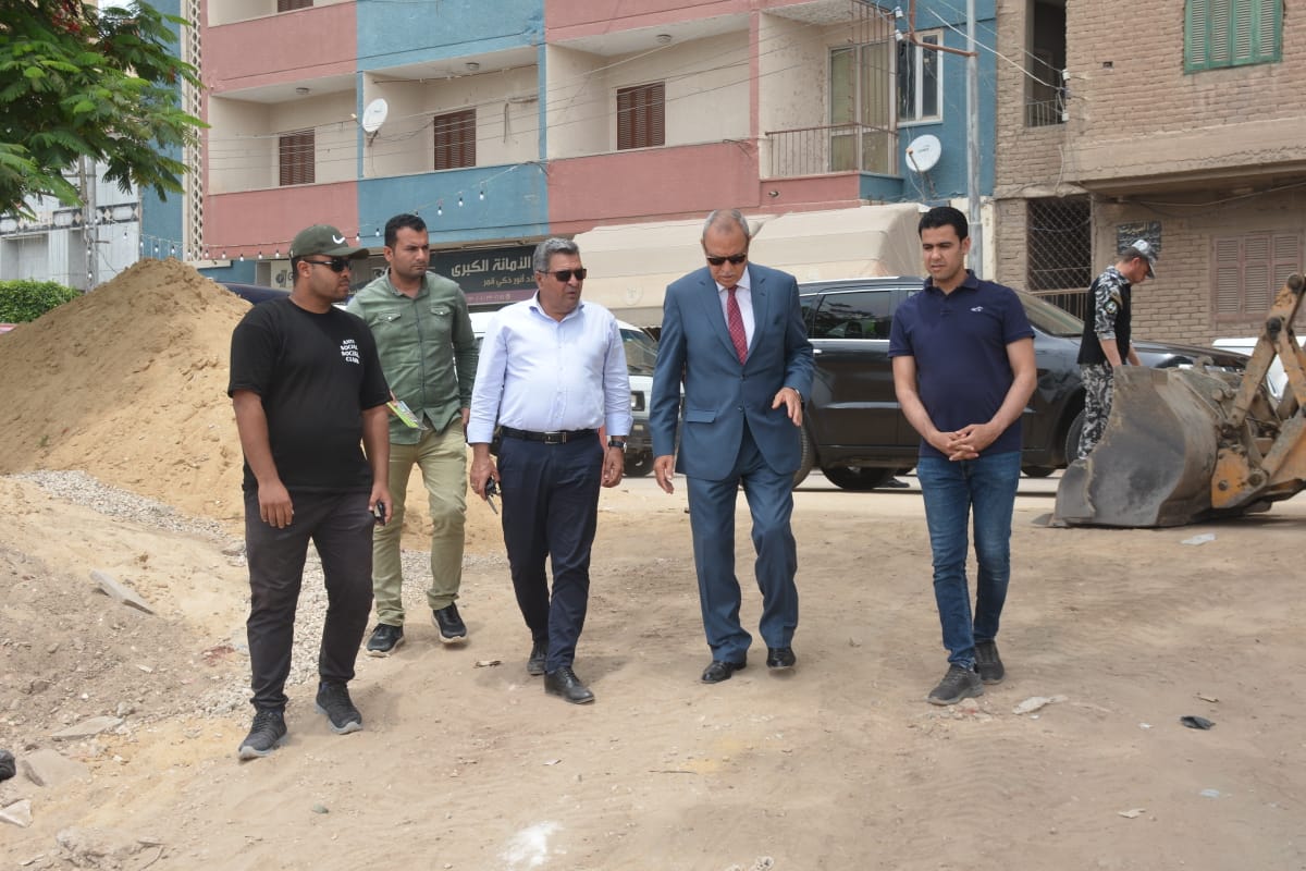 محافظ القليوبية يقوم بجولة ميدانية بمدينة بنها لتفقد العديد من المشروعات