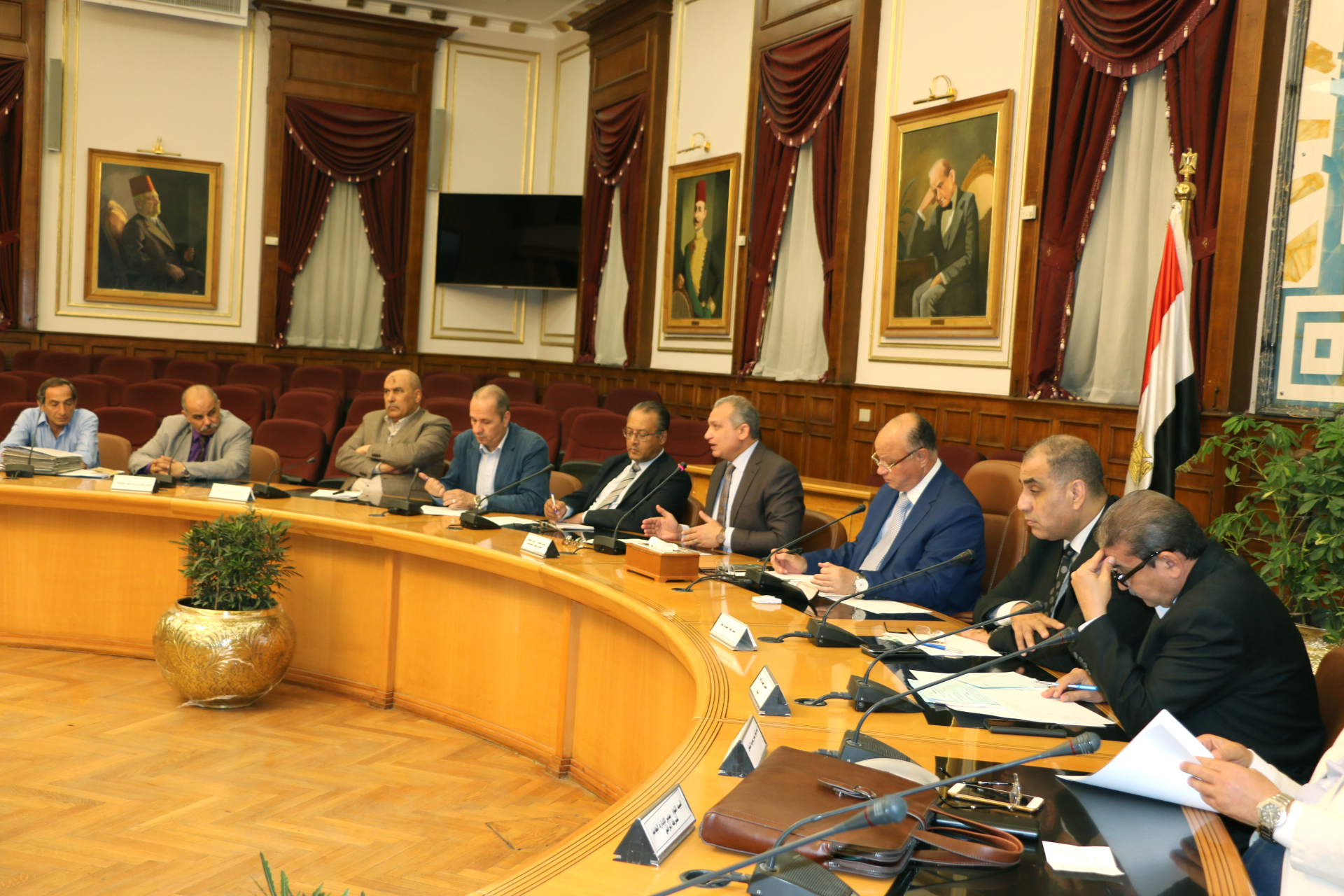 بالصور.. محافظ القاهرة : سرعة انهاء اجراءات تسليم الوحدات السكنية للمستحقين من سكان المناطق العشوائية