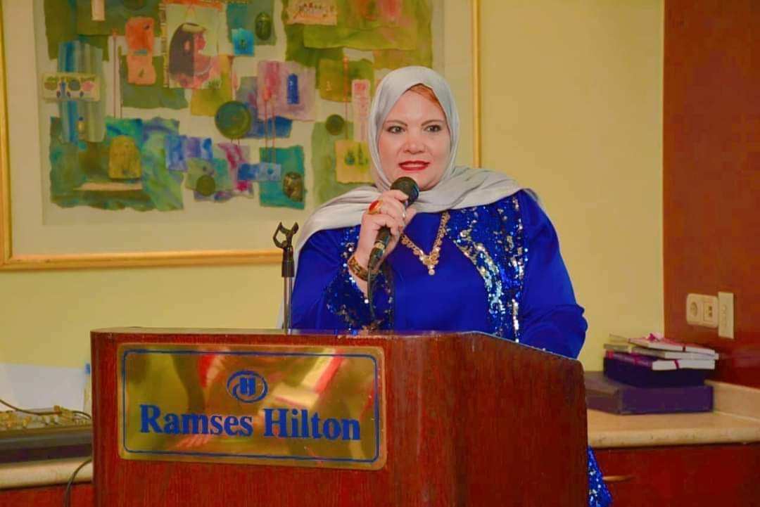 تكريم ا .د منى صبحى نورالدين من شبكة إعلام المرأة العربية