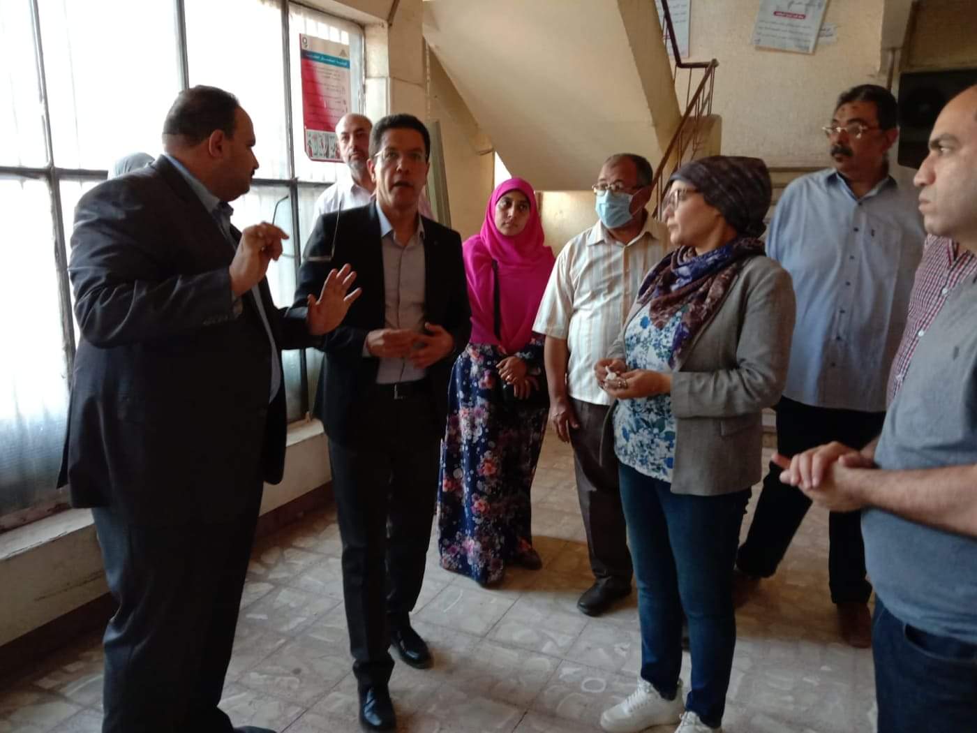 جامعة بنها : فرق طبية متحركة لتطعيم الطلاب بالكليات قبل بدء العام الدراسى الجديد 