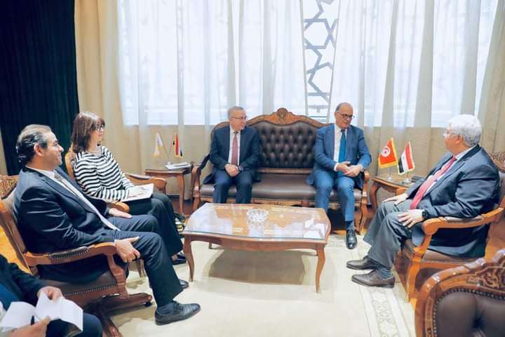 وزير التعليم العالي يستقبل السفير التونسي بالقاهرة لبحث سبل التعاون المُشترك