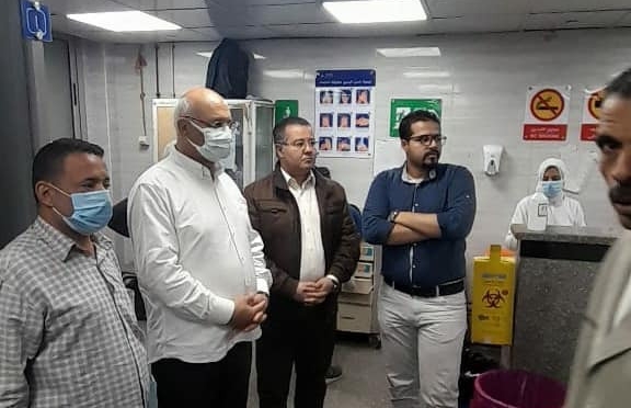 رئيس جامعة بنها يتفقد أعمال التطوير بالمستشفي الجامعي 