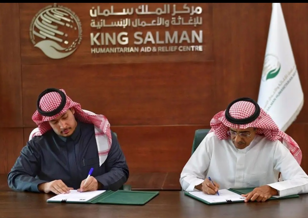 سلمان للإغاثة يوقع اتفاقية لحفر عدة آبار ارتوازية وتوفير المياه الصالحة للشرب في جمهورية الصومال