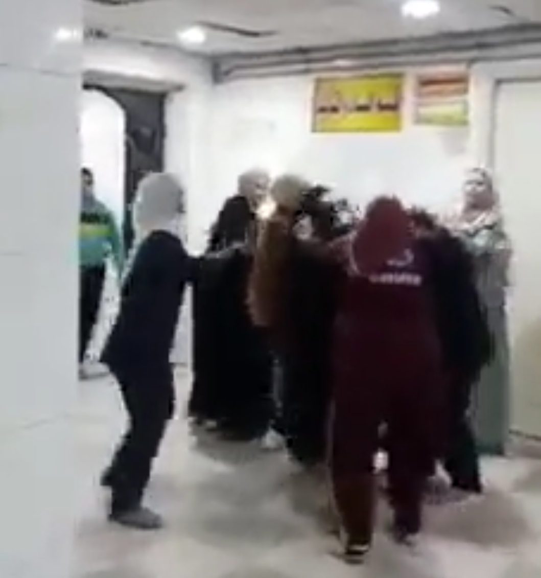 بالصور: الاعتداء على ممرضات مستشفى قويسنا المركزي بالمنوفية