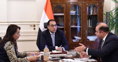 رئيس الوزراء يلتقي رئيس البورصة لبحث تطورات أداء سوق رأس المال