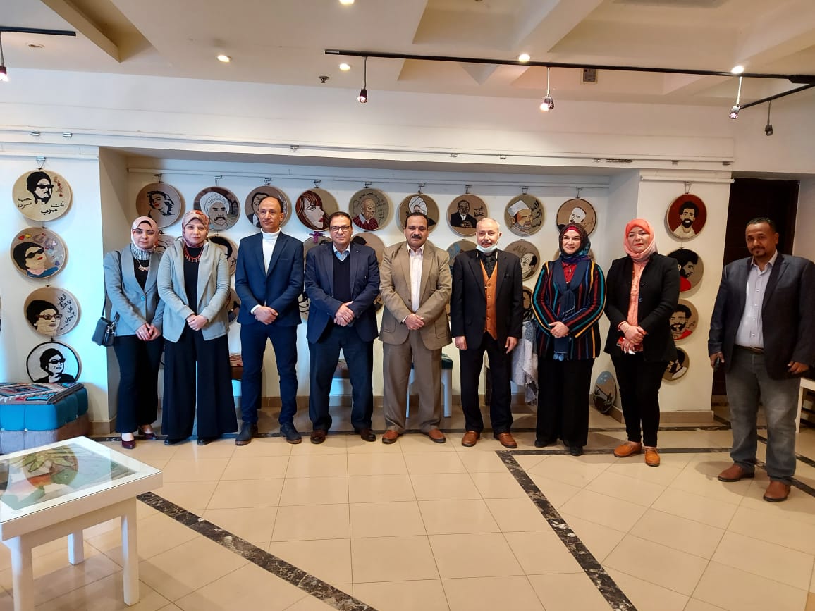 افتتاح معرض منتجات نسجية لحياة كريمة بنوعية بنها