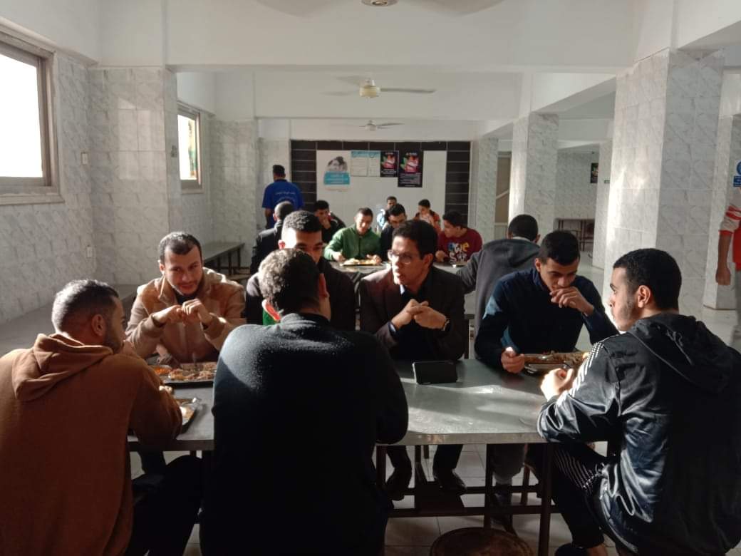 رئيس جامعة بنها : يشيد بالمشاركة الإيجابية لطلاب المدن الجامعية بالانتخابات الرئاسية 