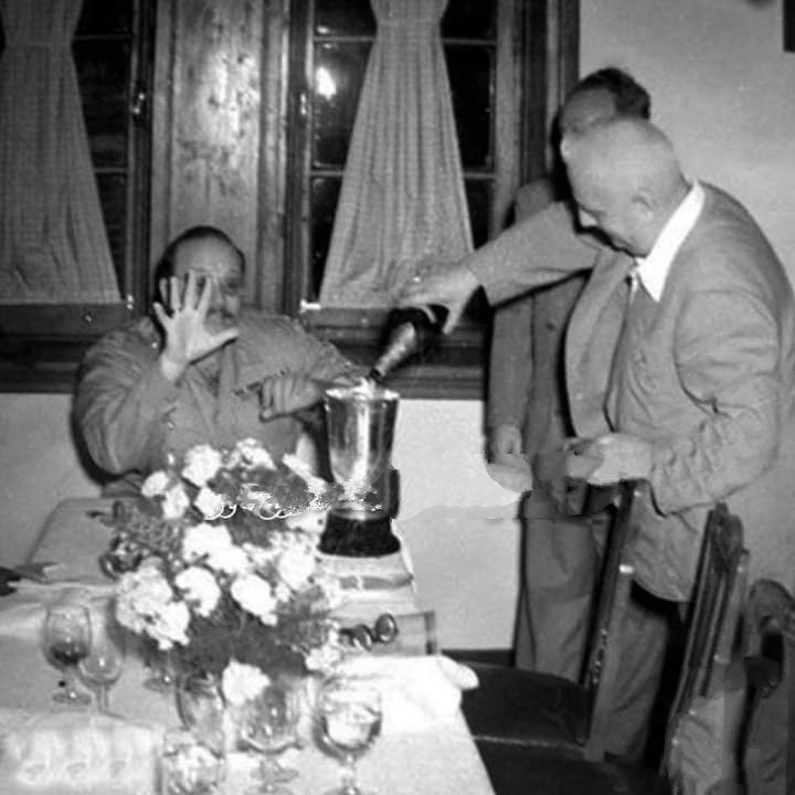 راي الملك فاروق الأول في "الخمر" بحديثه للصحفي نورمان برايس عام 1953