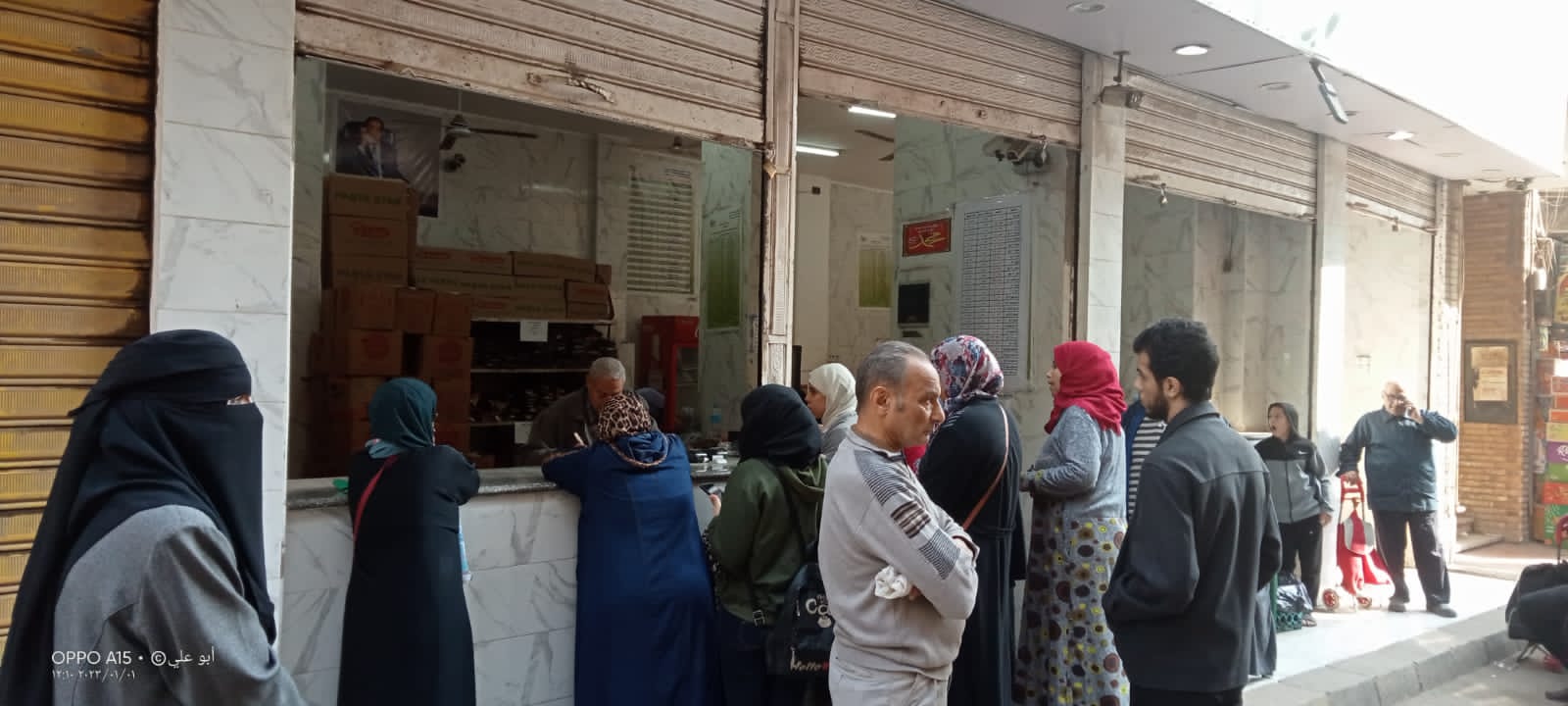 إقبال كبير علي منافذ صرف المقررات التموينية.. والاسعار ثابته دون تغيير 