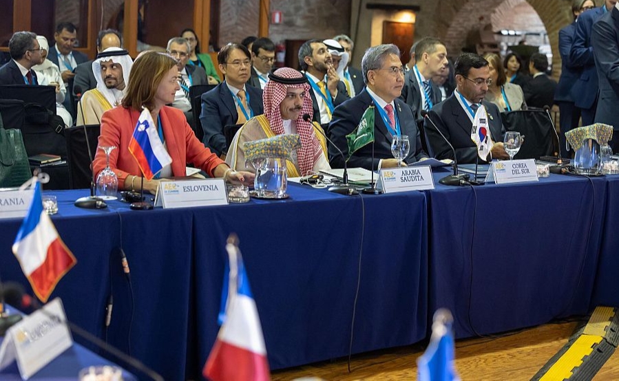 سمو وزير الخارجية: المملكة من أكبر ١٠ بلدان مانحة في العالم