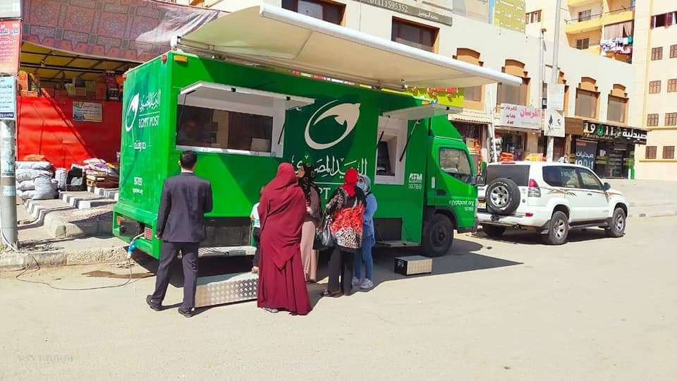 رئيس جهاز " بدر" يعلن بدء تشغيل أول سيارة خدمات بريدية متكاملة لخدمة سكان المدينة