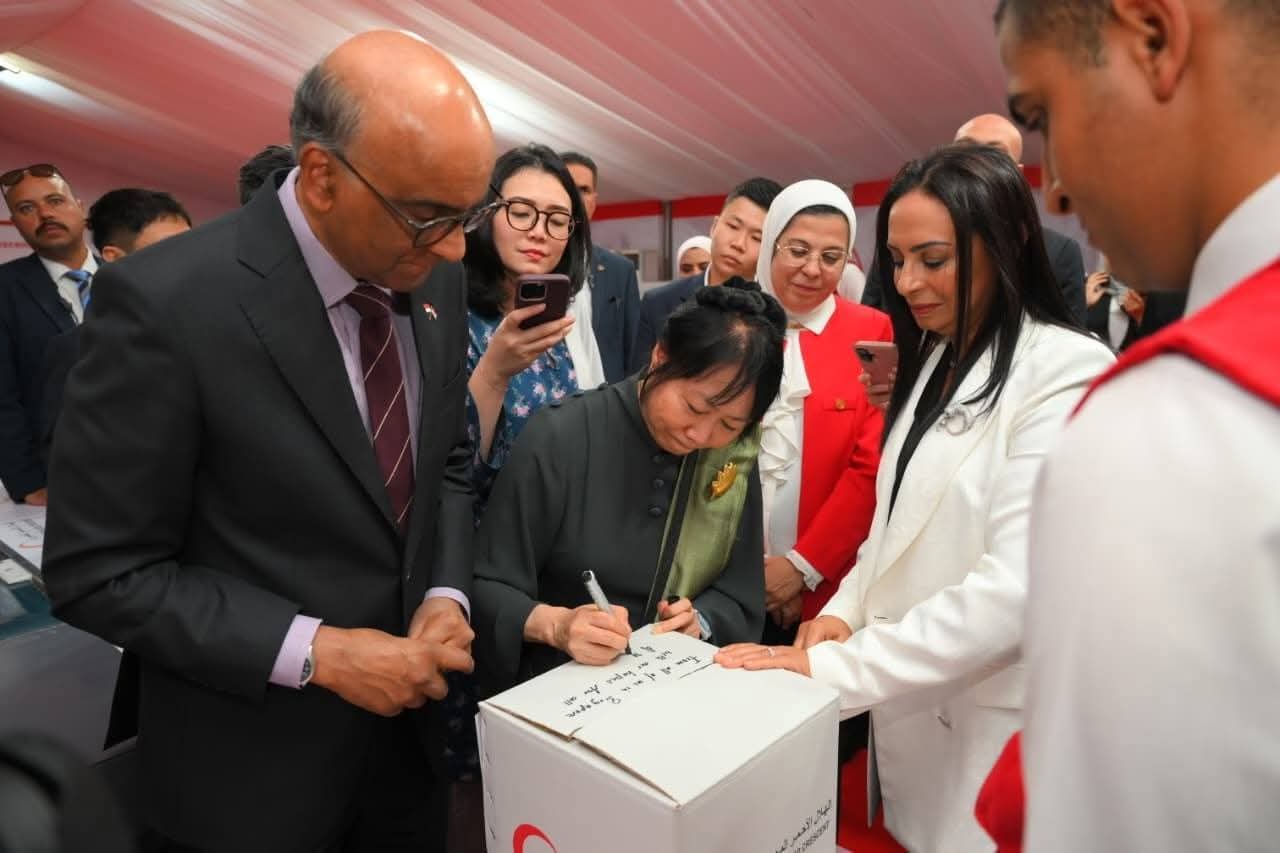 سنغافورة تشيد بجهود الهلال الأحمر المصري