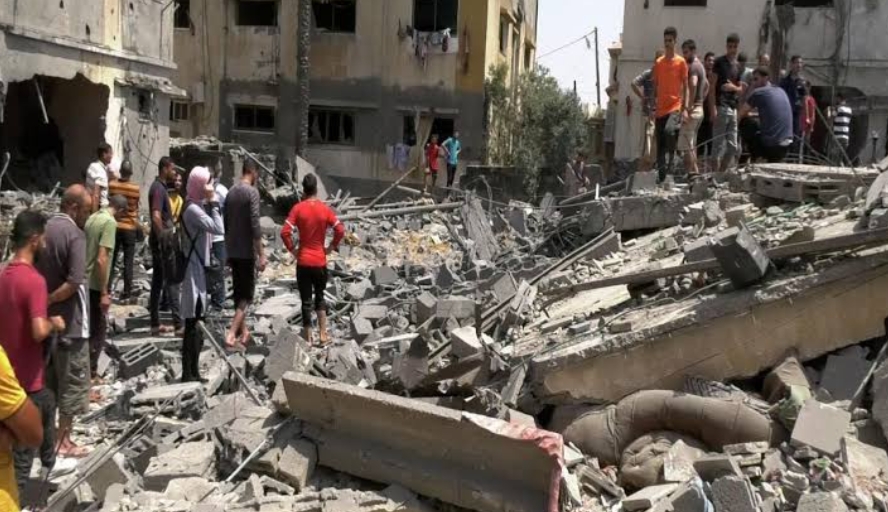 الجارديان :أهالي قطاع غزة يدفعون ثمن حرب جديدة بين حماس وإسرائيل