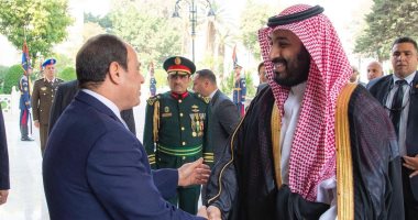 الرئيس السيسي يودع ولى العهد السعودى بمطار القاهرة بعد انتهاء زيارته لمصر