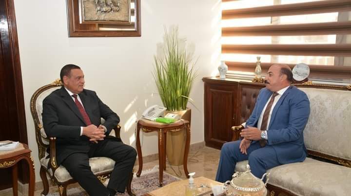 وزير التنمية المحلية يبحث مع محافظ أسوان معدلات تنفيذ مشروعات الخطة الاستثمارية والمبادرة الرئاسية «حياة كريمة»