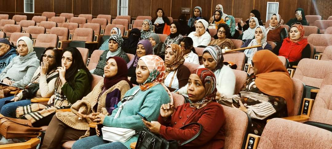 المجلس القومى للمرأة البحرالاحمر ينظم دورة بعنوان التسويق الالكترونى وخدمات تطوير الاعمال