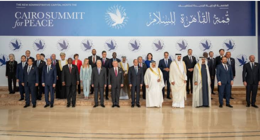 نائبُ رئيس الوزراء لشؤون الدفاع العماني يترأس وفد سلطنة ‎عُمان في قمّة ‎القاهرة للسلام اليوم