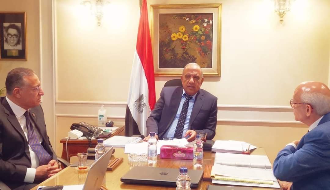 وزير قطاع الأعمال العام يتابع مستجدات مشروع إنتاج الأمونيا الخضراء بالشراكة مع القطاع الخاص