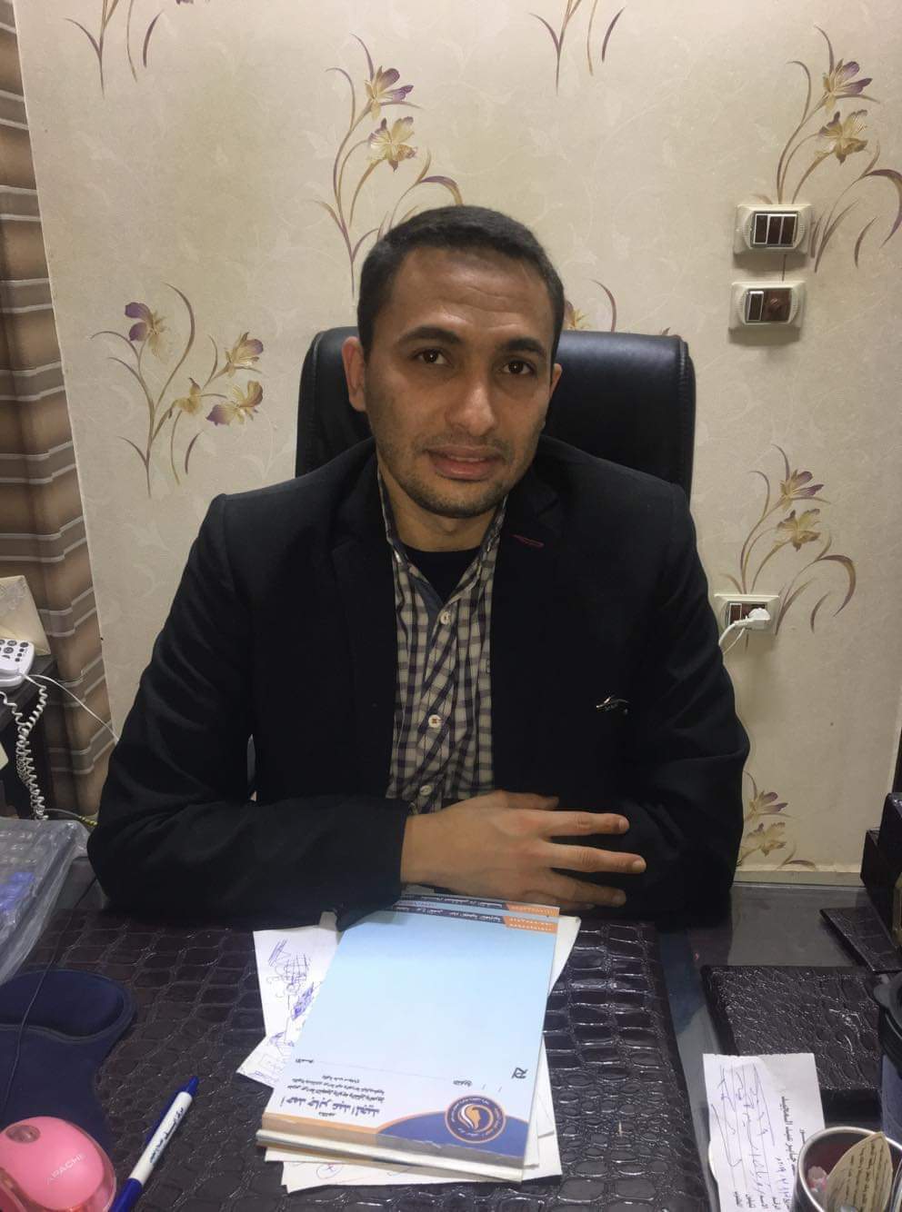 طبيب الجراحة والتجميل احمد جابر يعيد تركيب يد طفلة بعد استخراجها من مفرمة اللحم 