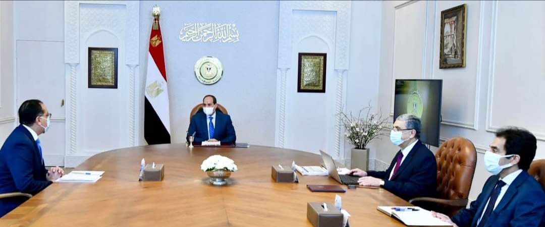 السيسي يستقبل مدبولى وشاكر لمتابعةمشروعات وزارة الكهرباء على مستوى الجمهورية".