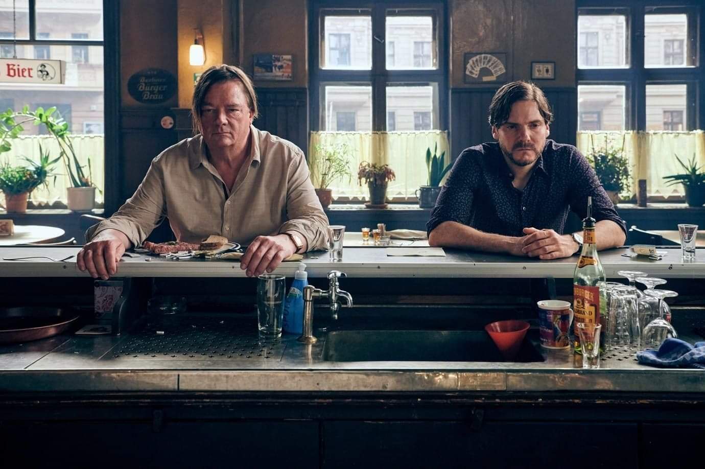 *اليوم.. عرض فيلم "المنزل المجاور" بمهرجان القاهرة السينمائي*