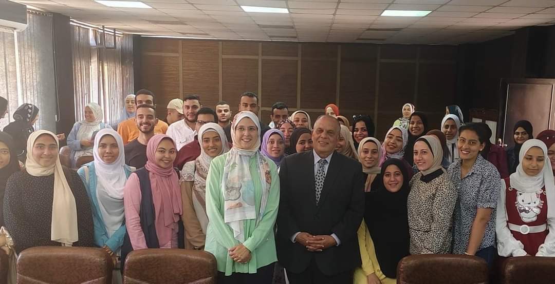 " عيد تحرير سيناء "...ندوة تثقيفية بآداب بنها